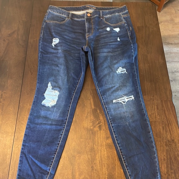 Maurices Pants - Maurices ripped jeans